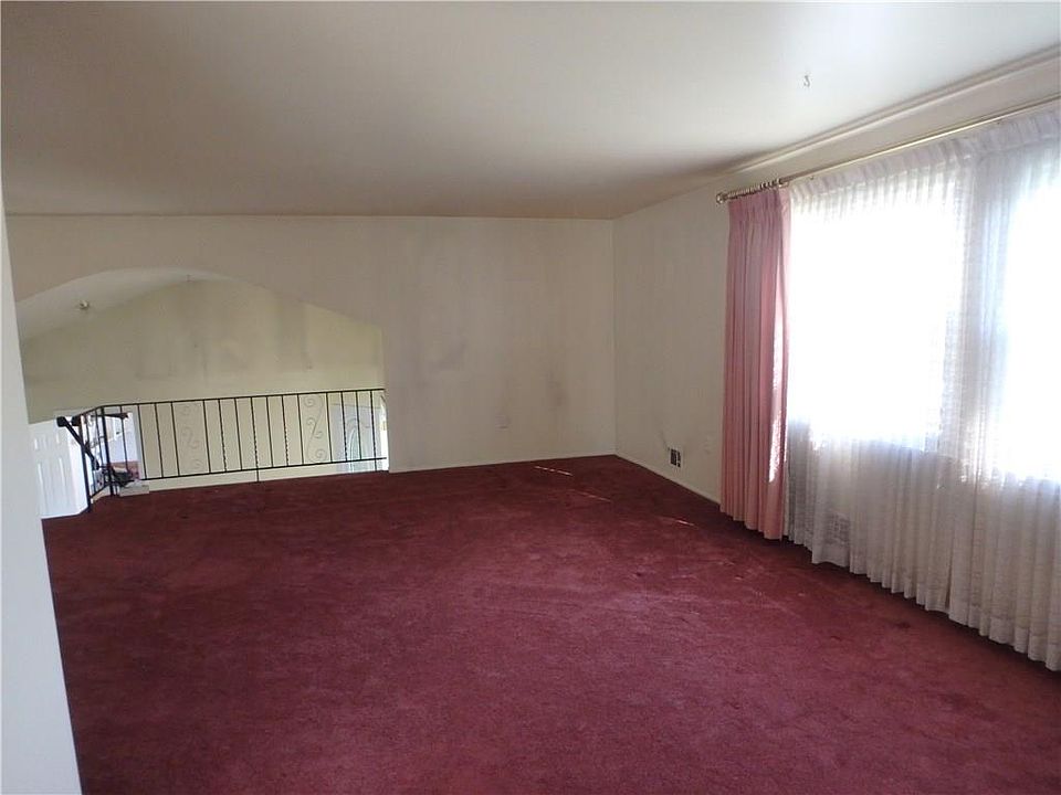 2nd image of 7 Matthew Ave