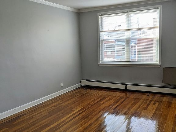 3rd image of 2301 33rd St #3
