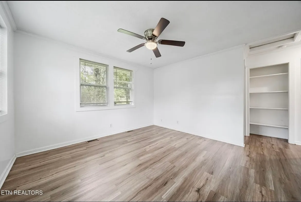 252 S Benedict Ave — Photo 2