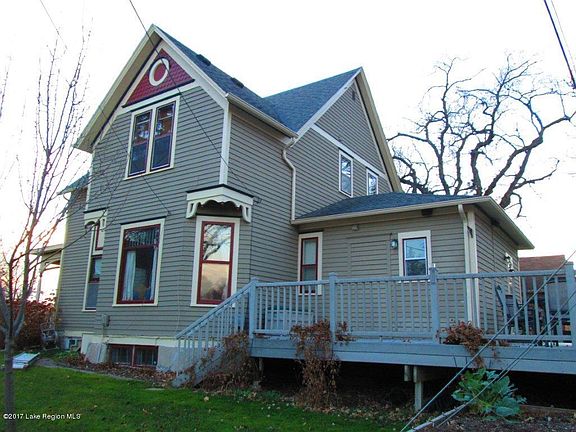 3rd image of 940 W Cavour Ave