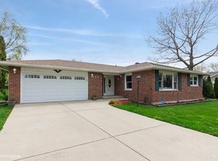 771 Martin Dr, Elgin, IL 60120