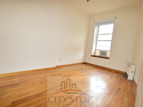 4th image of 55 W 74th St APT 4