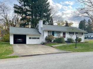 2892 Kent Rd, Stow, OH 44224