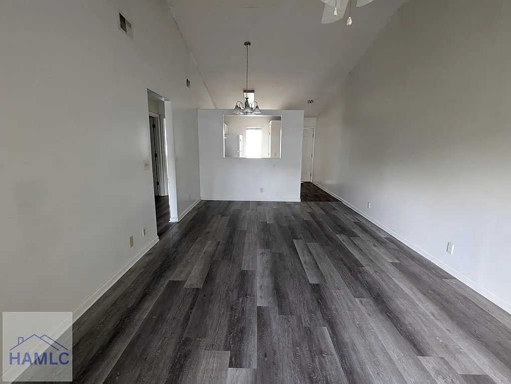 2 bed, 2.0 bath, 973 sqft, $1,150 — Photo 3