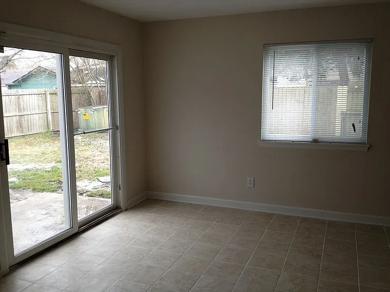 2925 Theodorus Ct — Photo 5