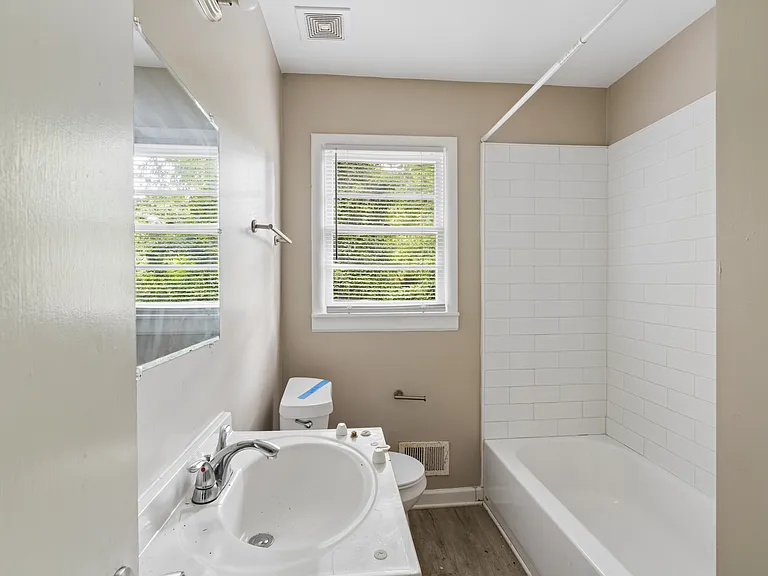 2616 Wood Dr NE — Photo 18