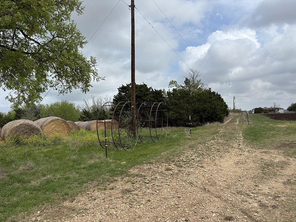 2nd image of 1420 NE County Road 373
