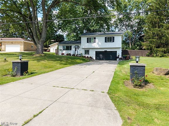 2nd image of 2664 Biscayne Dr