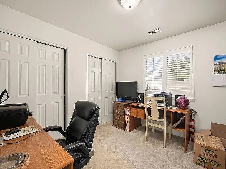 1670 Christopher Way — Photo 4