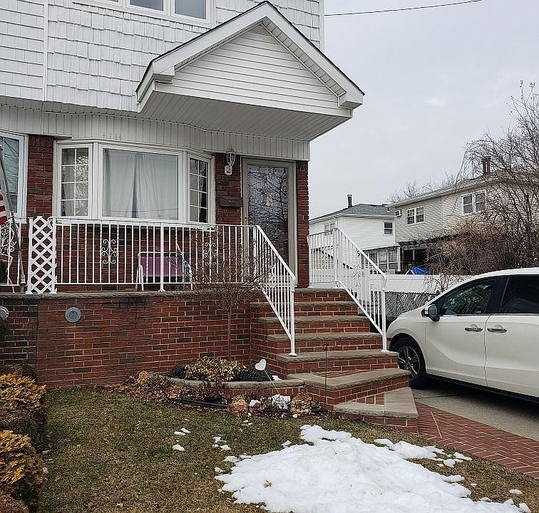 1st image of 11 Greencroft Ave