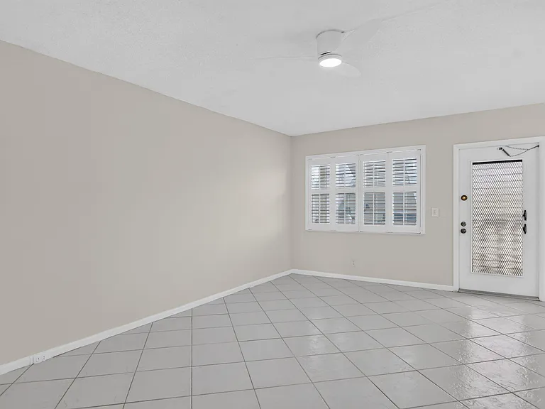 3057 Yarmouth Dr #C — Photo 8