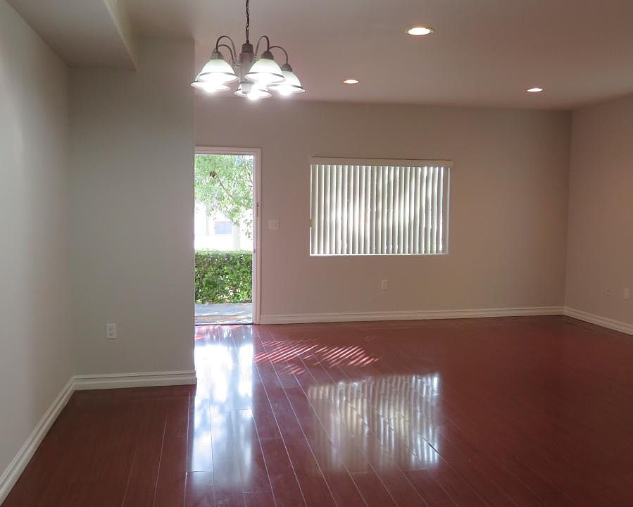 1st image of 16809 Victory Blvd APT 2