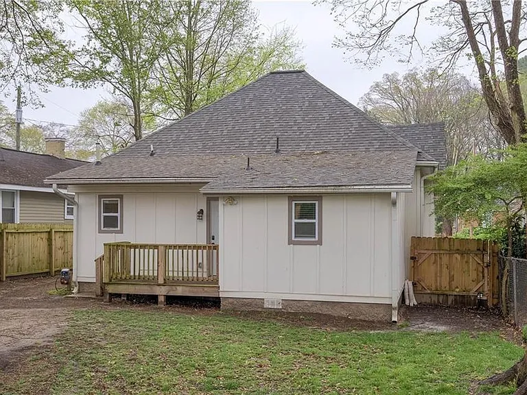 1130 Larosa Ter SW — Photo 21