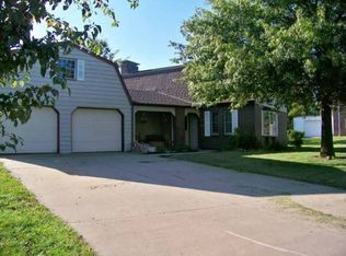 960 Choctaw Ridge Dr, Holts Summit, MO 65043