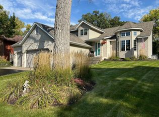 13425 Hillcrest Ln, Burnsville, MN 55337