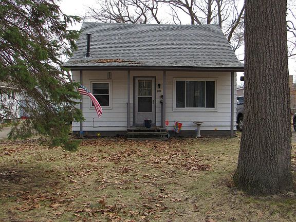 2nd image of 2720 Worden St