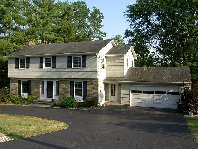1733 Crestwood Rd photo 1
