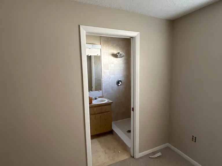 8075 Canterbury St — Photo 10