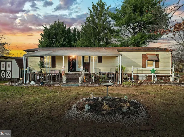 7405 Amy Ave, Dover, PA 17315