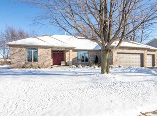 3589 White Dove Ln, Rockford, IL