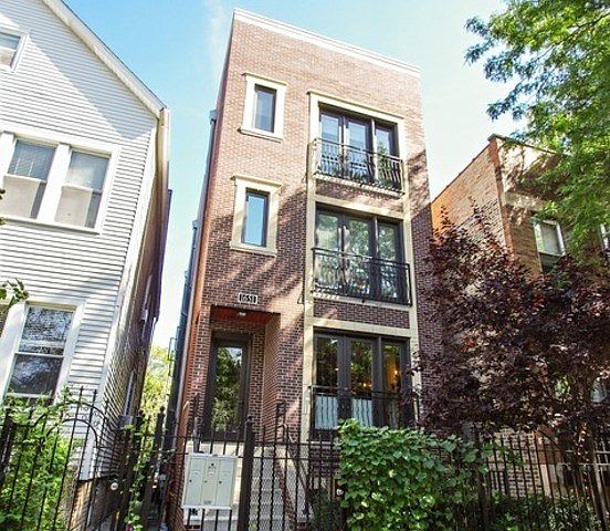 1st image of 1651 N Artesian Ave APT 2