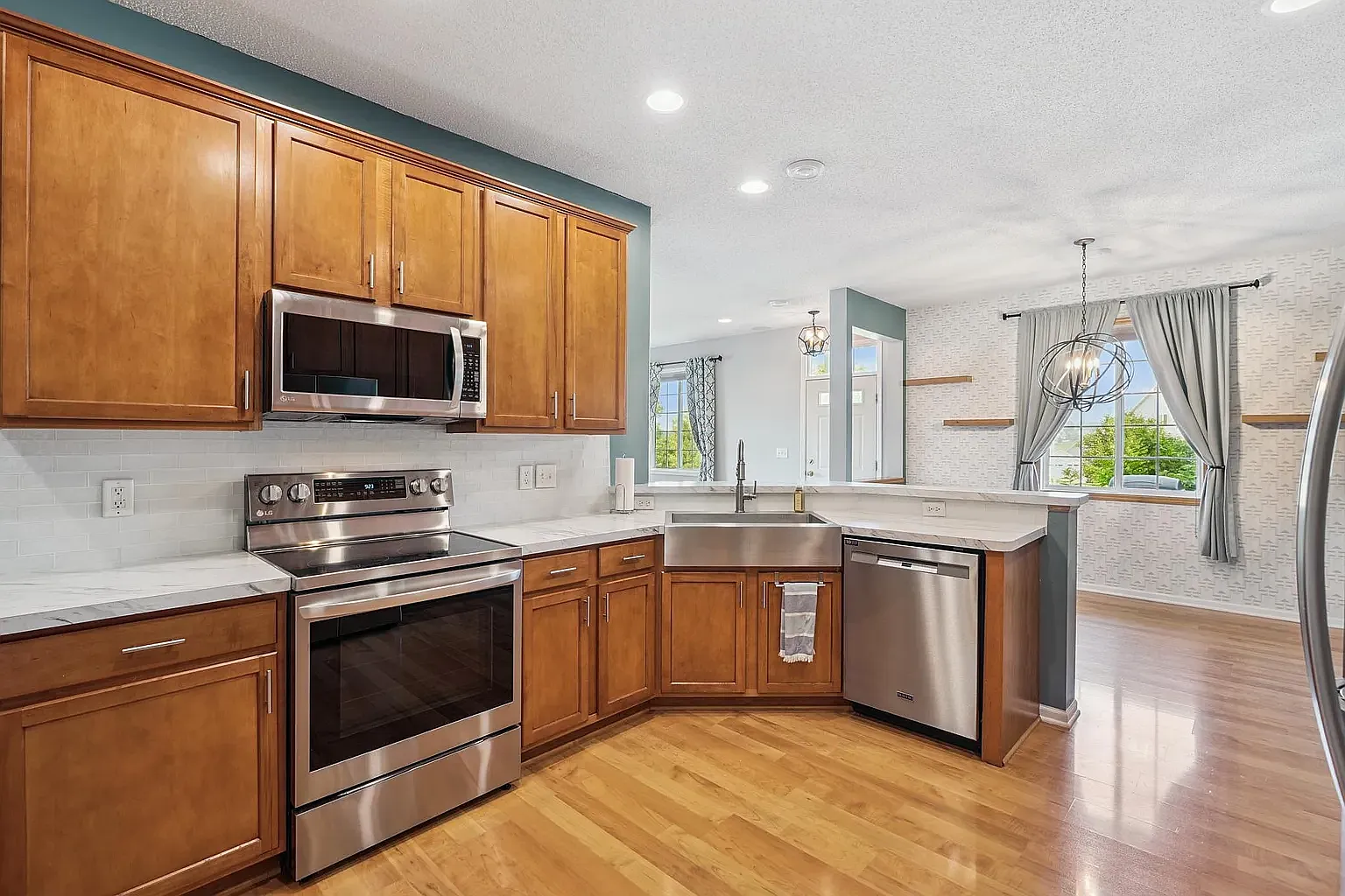 3 bed, 1696 sqft, $800 — Photo 4