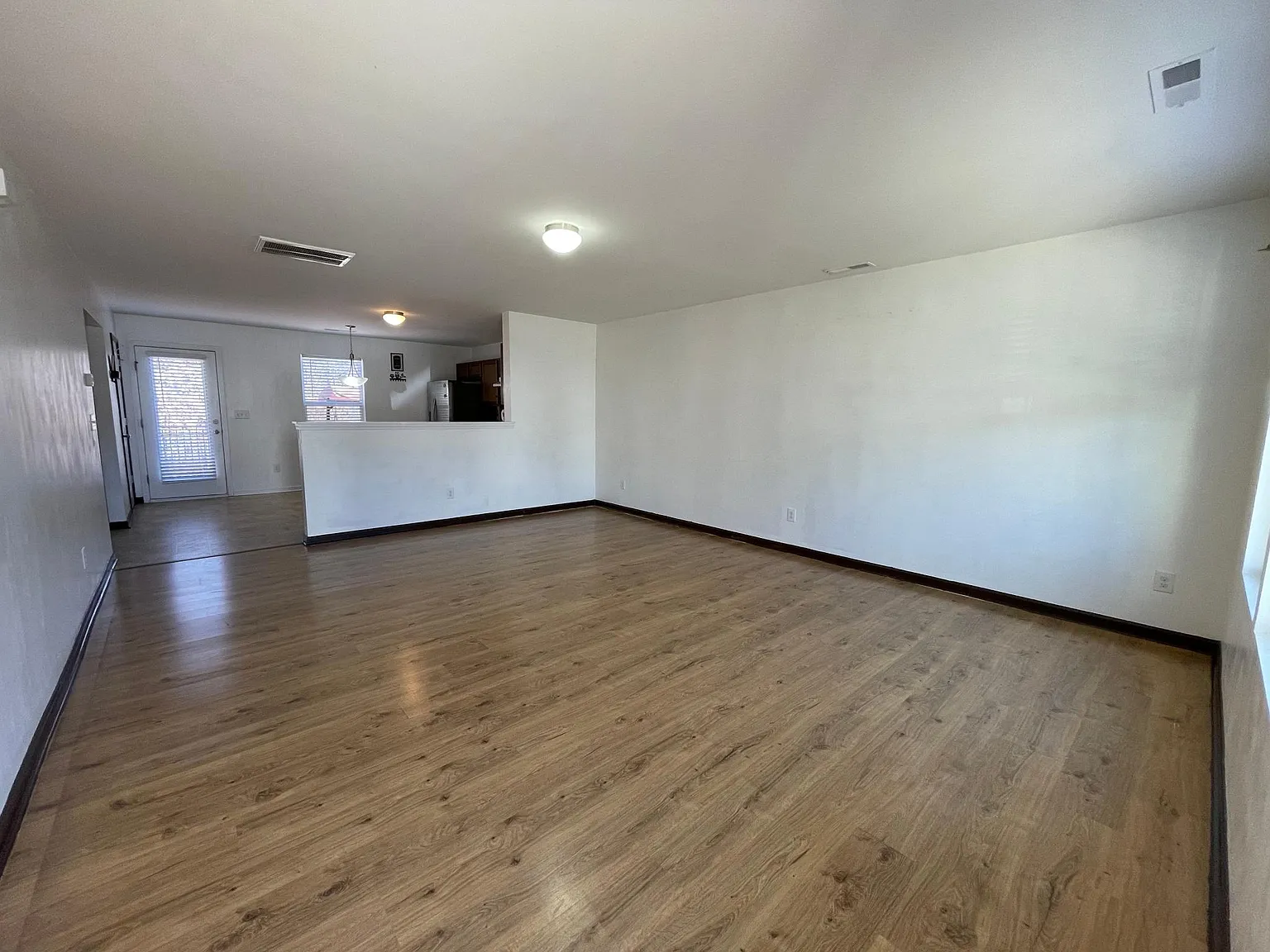 3654 Creekside Dr — Photo 3