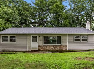 61 Coral Rd, Springfield, MA 01118