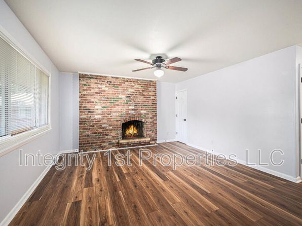 4202 N Askew Ave