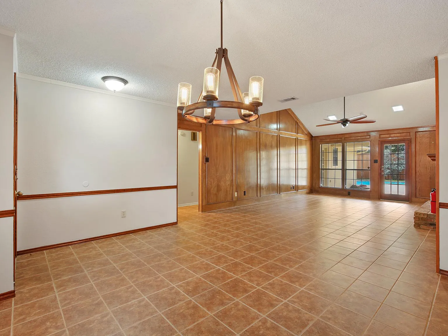 4 bed, 2508 sqft, $2,950 — Photo 2