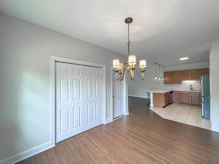 102 Manning Ct — Photo 7