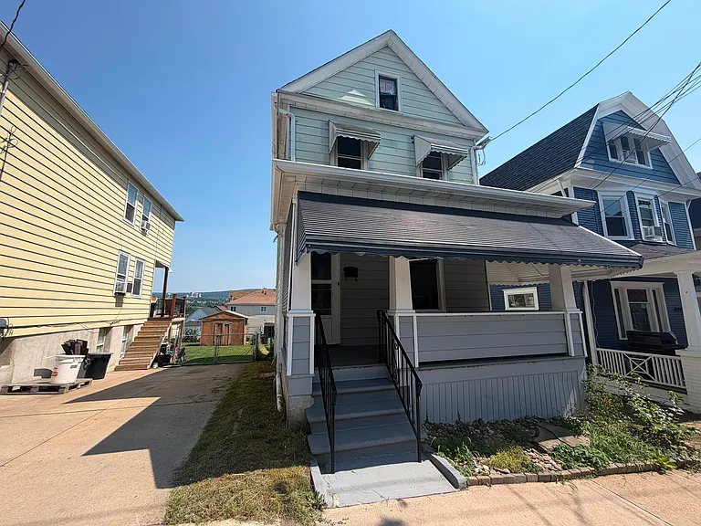 493 Madison St — Photo 12