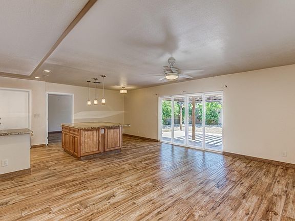 4th image of 11 Spur Cir