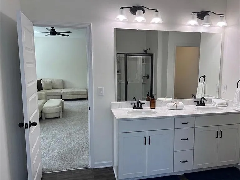 2308 Hastings Manor Ln — Photo 11