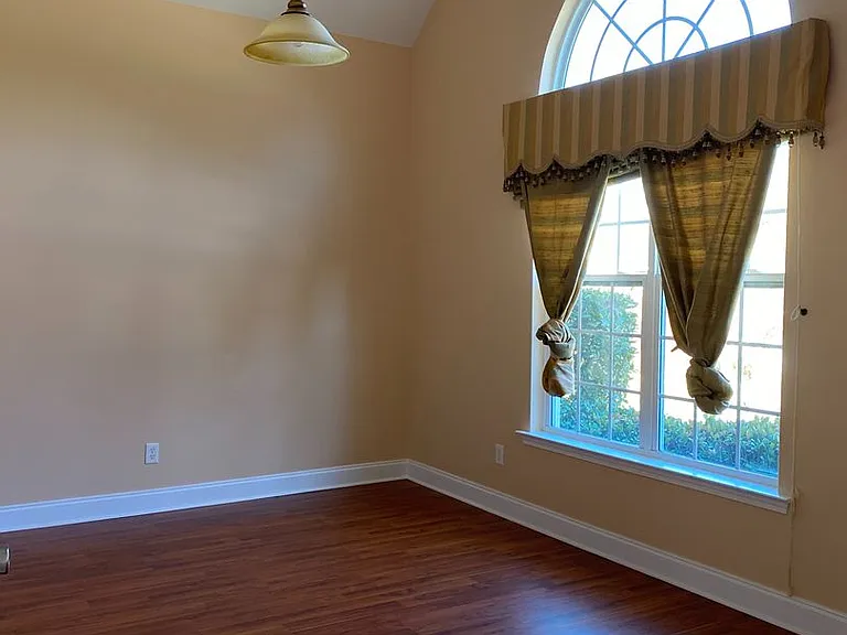 1002 Dorset Ln — Photo 6