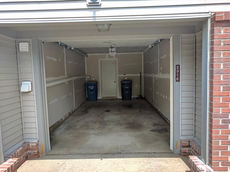 One-car garage