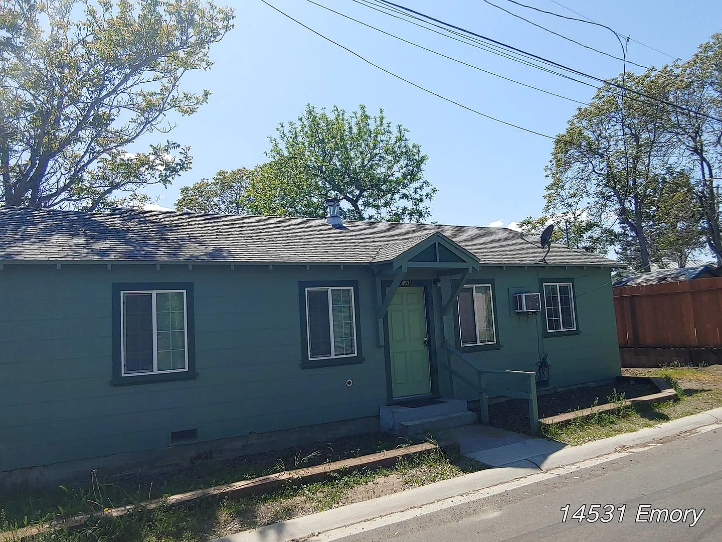 14531 Emory Ave photo 1