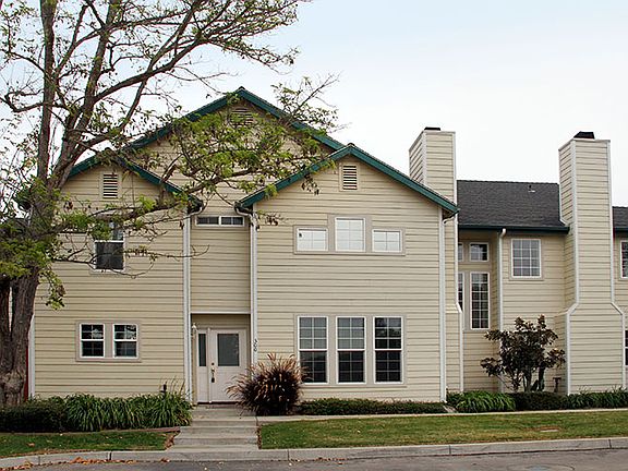 3rd image of 300 Wickenden St