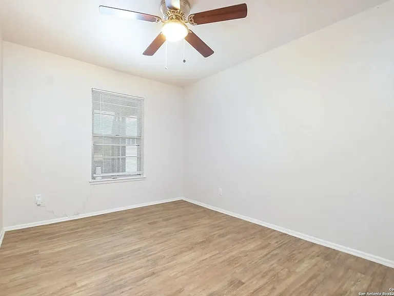 5915 Gabor Dr — Photo 12