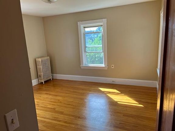 2nd image of 54 Railroad Ave