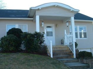 942 E McKinley Rd, Tacoma, WA 98404