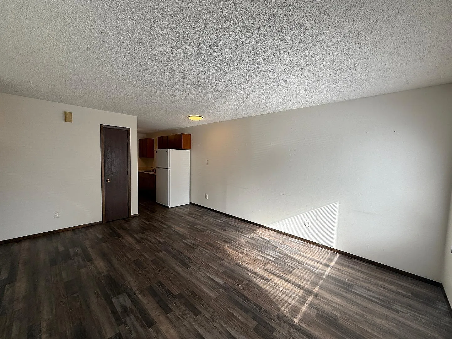 1060 W 12th St - 1 — Photo 3