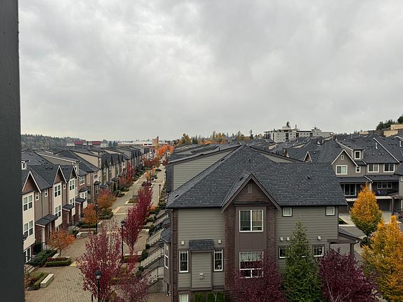 4th image of 975 NE Discovery Dr Unit 402