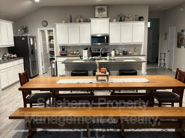 5745 Brookville Dr, Fort Worth, TX