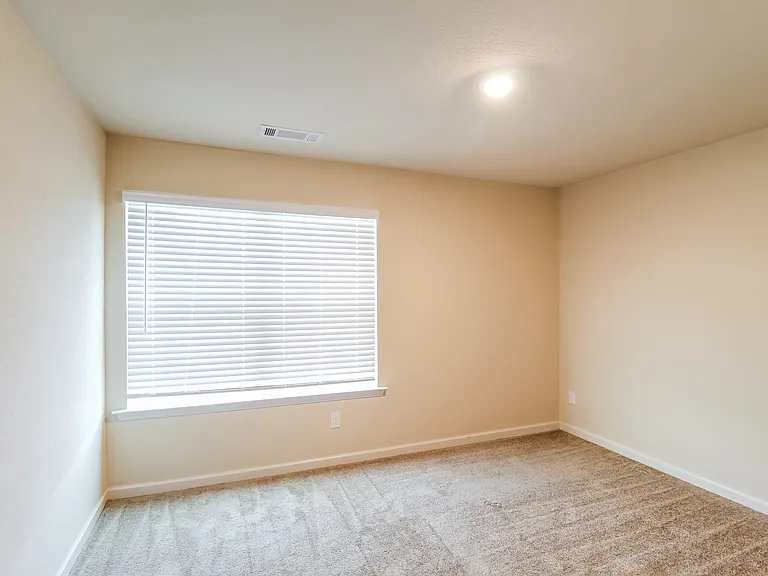 772 Fitzroy Dr — Photo 10