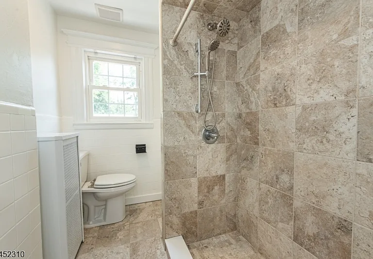 160 Bloomfield Ave #B — Photo 14