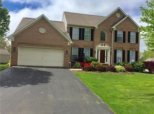 8 Saratoga Cir, New Castle, PA