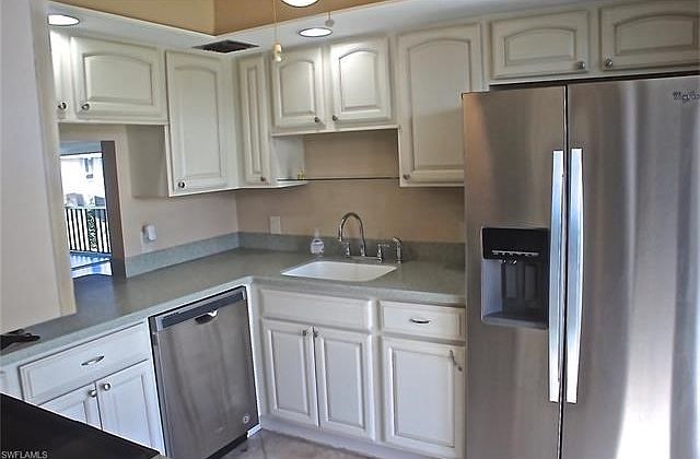 1st image of 318 Palm Dr #2