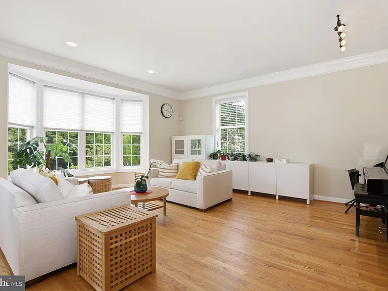 3826 Elmwood Towne Way — Photo 2