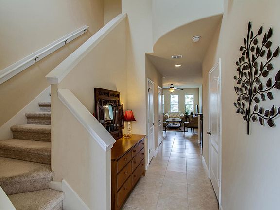 3rd image of 683 Ventura Dr
